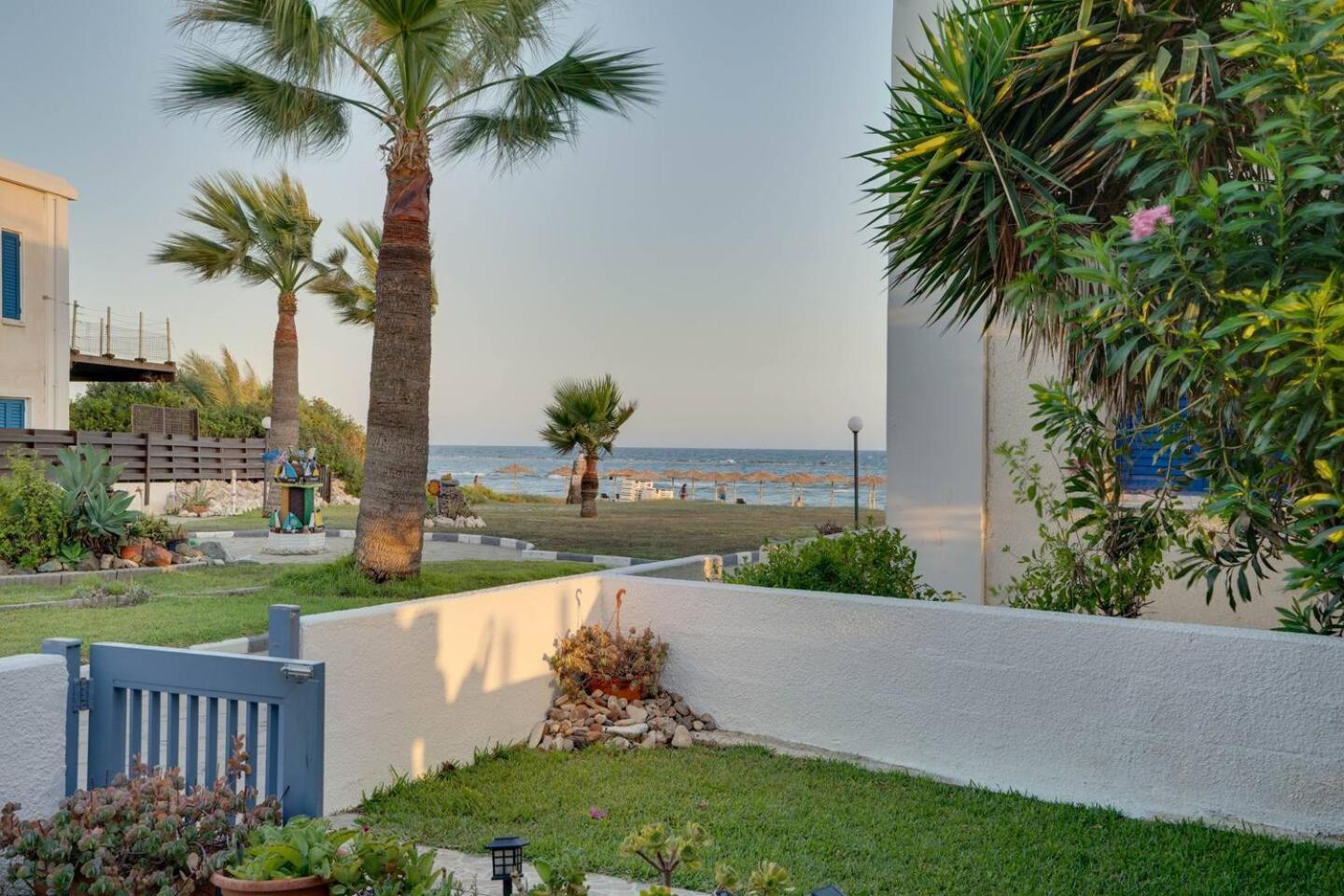 Ammos Villa 20 Side Seaview Larnaca Exterior photo